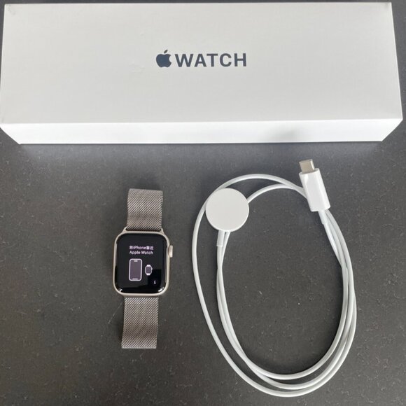 Apple Watch SE 2nd Gen 40mm Starlight Aluminum GPS - Milanese Loop - MA9D4LL/A - Picture 1 of 7